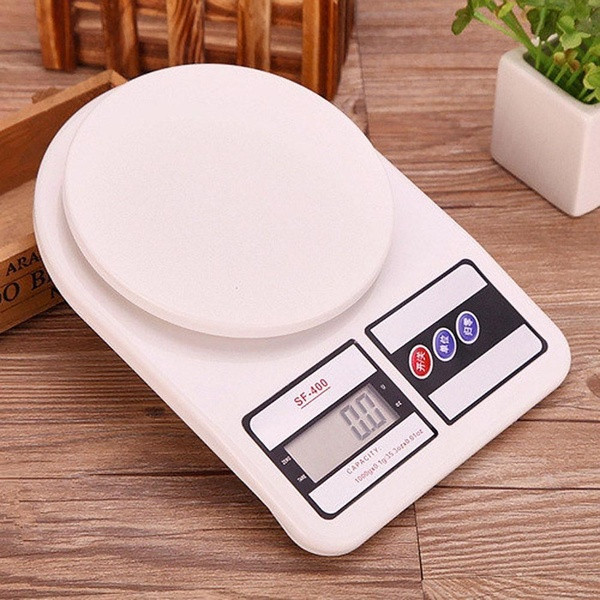 Електронна кухненска везна с LCD дисплей с размер 24x16.5x3.5см
