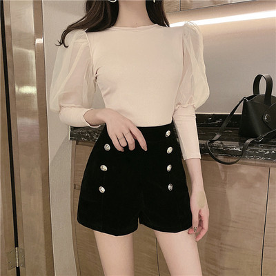 Vékony pulóver tüll ujjal