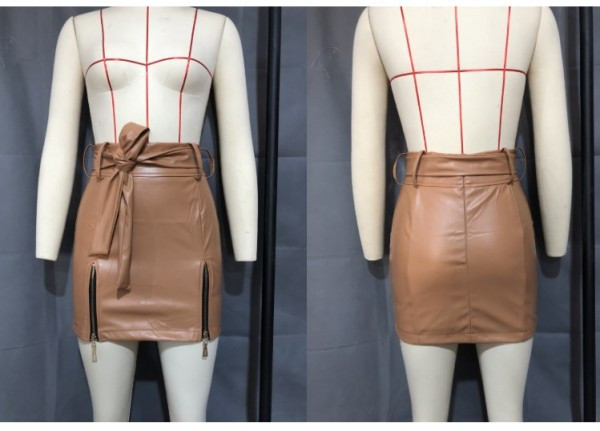 Modern női szoknya ökobőrből, magas derékkal, övvel és cipzárral