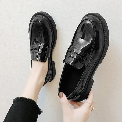 Καθημερινά γυναικεία παπούτσια από έκο δέρμα με ίσια  σόλα σε μαύρο χρώμα