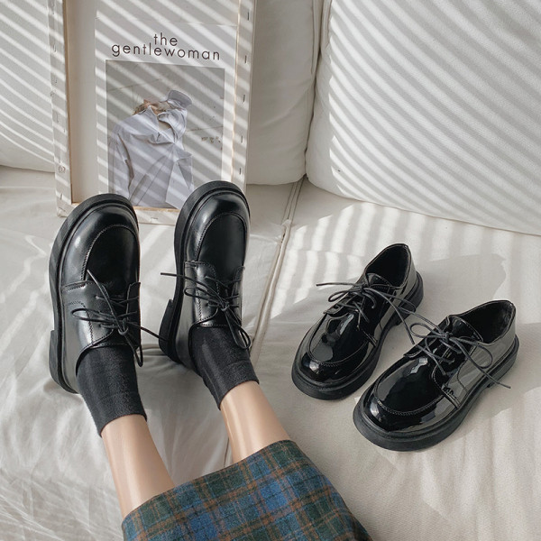 Modern női alkalmi cipő, lapos talppal ökobőrből - két modell