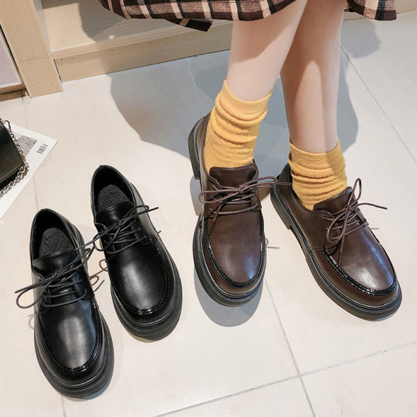 Ženske casual cipele sa ravnim đonom i vezicama - od eko kože u crnoj i smeđoj boji