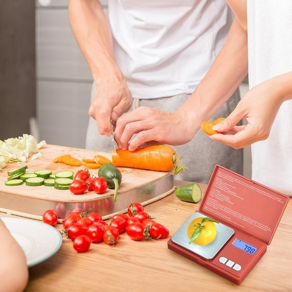 Прецизна кухненска везна с капак, LCD дисплей и седем различни единици за измерване