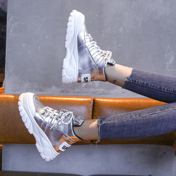 Női őszi-téli tornacipő magas talppal és érdes talppal