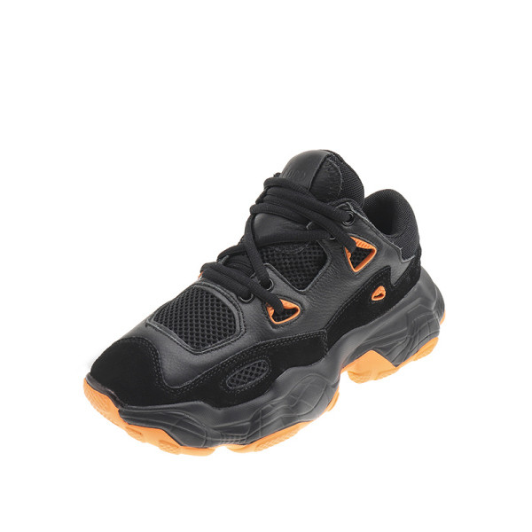 Női alkalmi tornacipő durva talppal, minden évszakhoz megfelelő