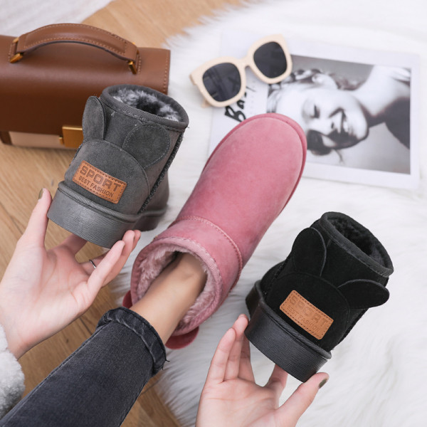 Őszi-téli női csizma puha béléssel, lapos talppal