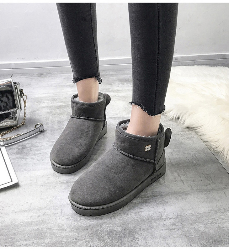 Őszi-téli női csizma puha béléssel, lapos talppal