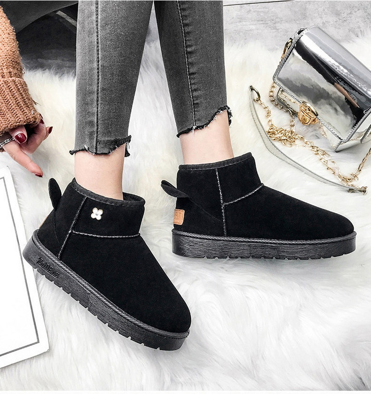 Őszi-téli női csizma puha béléssel, lapos talppal