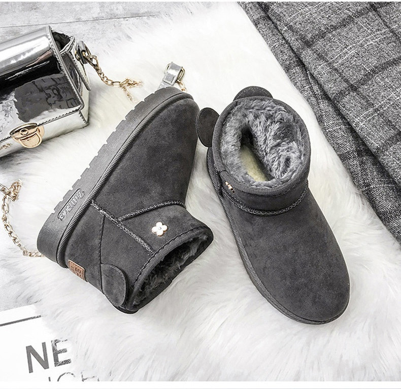 Őszi-téli női csizma puha béléssel, lapos talppal