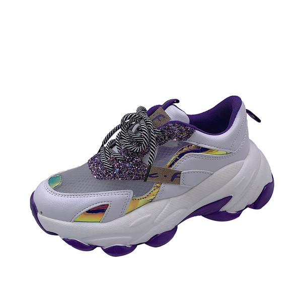 Kareda talla ja paeltega naiste sporttossud