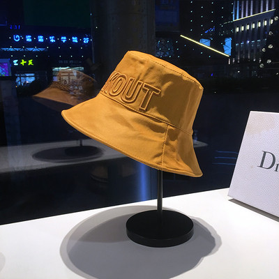 Γυναικείο καπέλο διπλής όψης με κέντημα