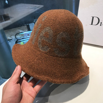 Μάλλινο πλεκτό  γυναικείο καπέλο με γράμματα "FIESTA"