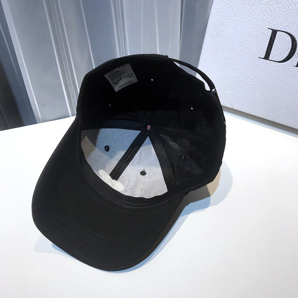 Γυναικείο καθημερινό καπέλο με κέντημα καρδιά  και με την επιγραφή `HUMAN MODE`