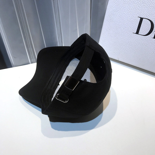 Γυναικείο καθημερινό καπέλο με κέντημα καρδιά  και με την επιγραφή `HUMAN MODE`