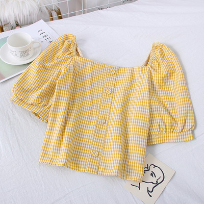 Μοντέρνα γυναικεία μπλούζα με βολάν μανίκι 3/4  και κουμπιά