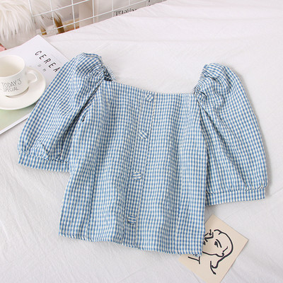 Μοντέρνα γυναικεία μπλούζα με βολάν μανίκι 3/4  και κουμπιά