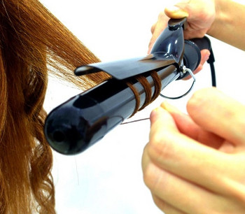 Керамична маша за къдрене на косата с LCD дисплей показващ температурата и 38мм диаметър