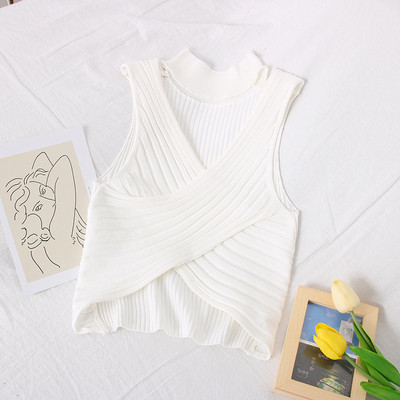 Μοντέρνο γυναικείο πλεκτό αμάνικο με  λαιμόκοψη και φερμουάρ