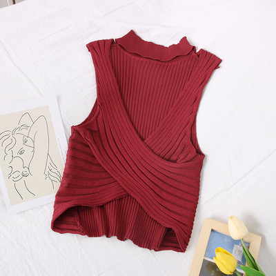 Μοντέρνο γυναικείο πλεκτό αμάνικο με  λαιμόκοψη και φερμουάρ