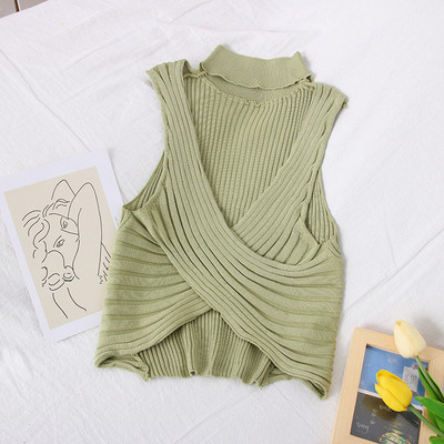 Μοντέρνο γυναικείο πλεκτό αμάνικο με  λαιμόκοψη και φερμουάρ