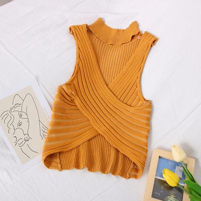 Μοντέρνο γυναικείο πλεκτό αμάνικο με  λαιμόκοψη και φερμουάρ