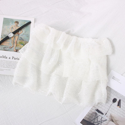 Modern női elasztikus mellszobor flitterekkel