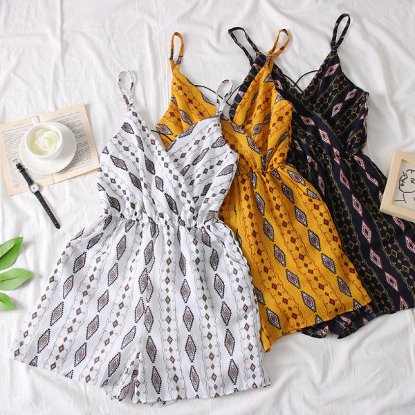 Modern női overall V-nyakkal és vékony pántokkal