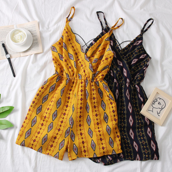 Modern női overall V-nyakkal és vékony pántokkal