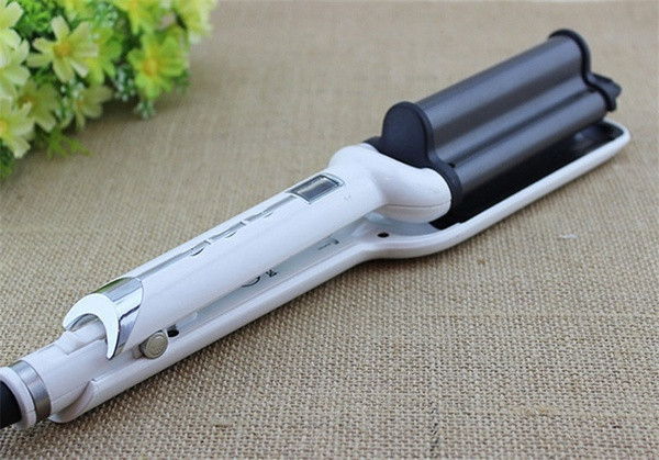 Keraminis bangų suktukas su trimis antgaliais ir LCD ekranu, rodančiu temperatūrą