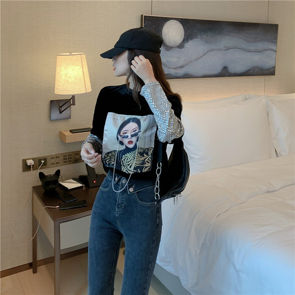 Modern női kétrészes blúz mintával és flitterekkel