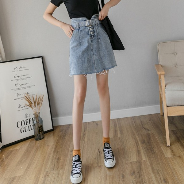 Új modell rövid farmerszoknya magas derékkal és övvel