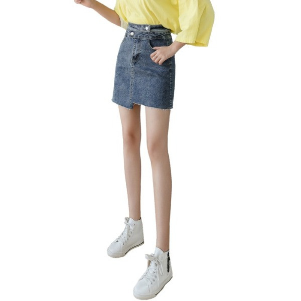 Rövid aszimmetrikus szoknya magas farmer derékkal