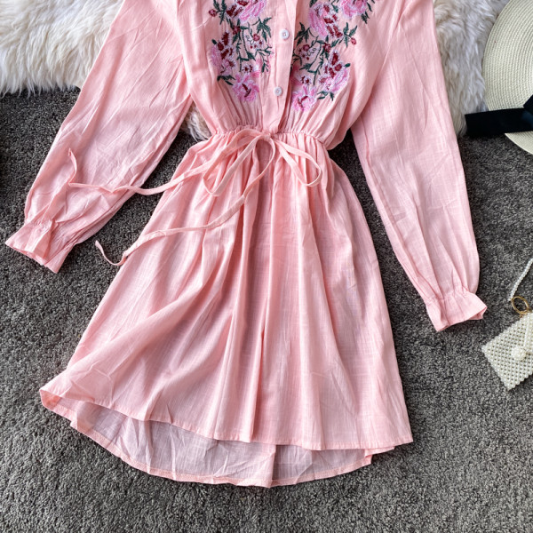 Bohém stílusú, hosszú ujjú női ruha hímzéssel