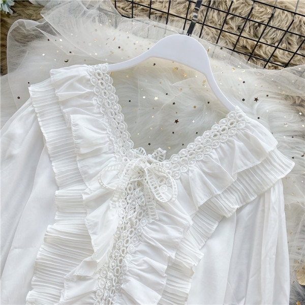 Éteri női ing békával, fürtökkel és csipkeelemekkel