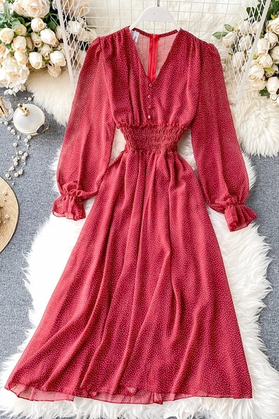 Sifon női ruha kivágott modell hosszú ujjal, pontozott mintával