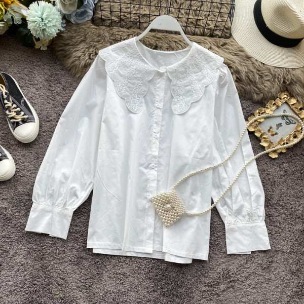 Fehér női ing hímzett gallérral - széles modell