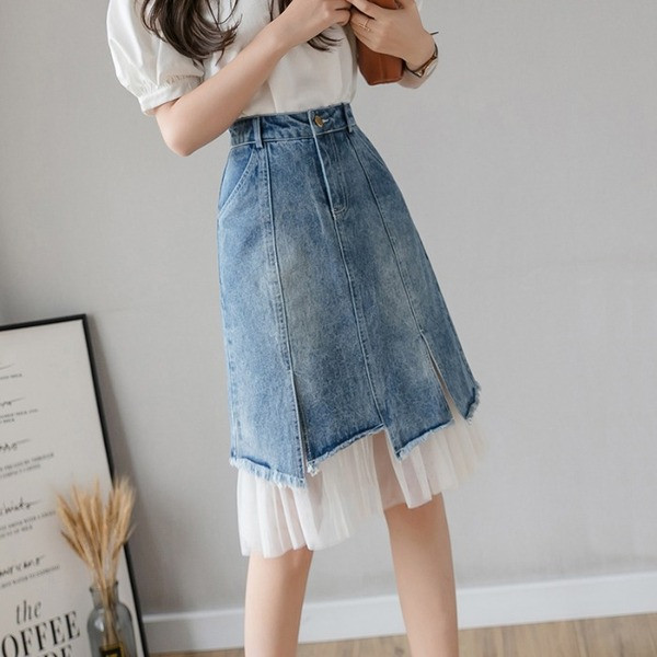 Női farmer és tüll szoknya közepes hosszúságú, magas derékkal