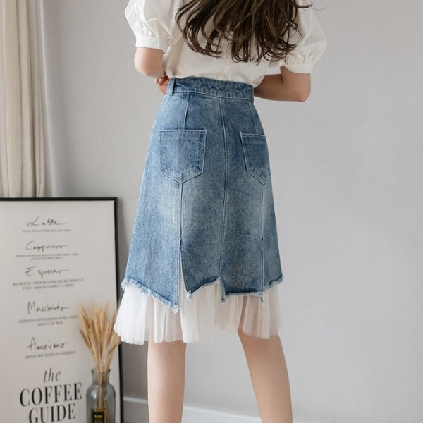 Női farmer és tüll szoknya közepes hosszúságú, magas derékkal