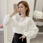 Μοντέρνα βελούδινη μπλούζα με δαντέλα με μακριά μανίκια