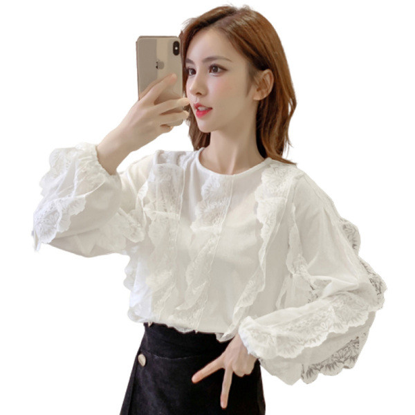 Μοντέρνα βελούδινη  μπλούζα με   δαντέλα με μακριά μανίκια