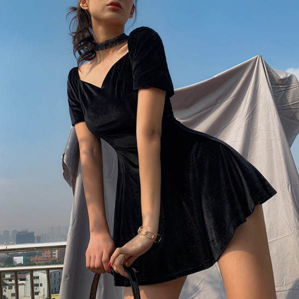 Γυναικείο Casual φόρεμα με  V-neck και με  κοντό μανίκι