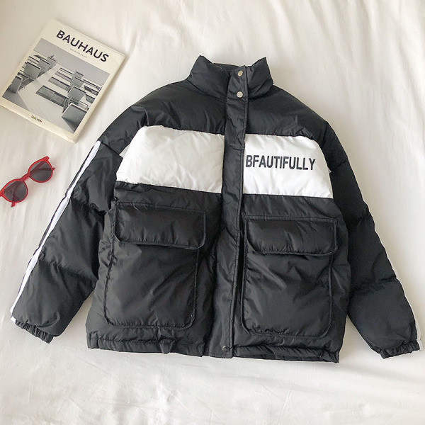 Női alkalmi téli kabát magas gallérral és felirattal