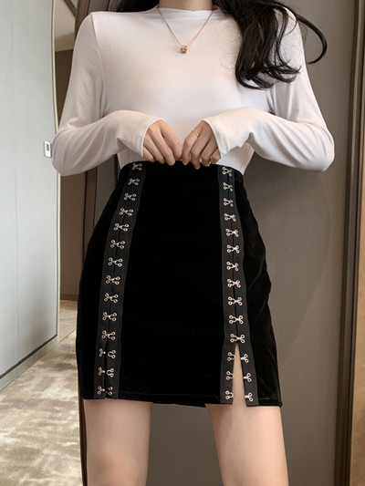 Кадифена дамска пола с висока талия и метални копчета