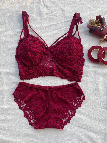 Intim fehérnemű szett csipkével két modellben
