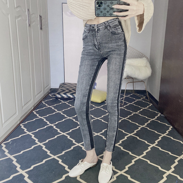 Női alkalmi farmer új modellje oldalsó szegéllyel