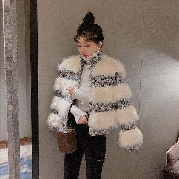 Modern női rövid kabát ovális nyakkivágással és pehellyel